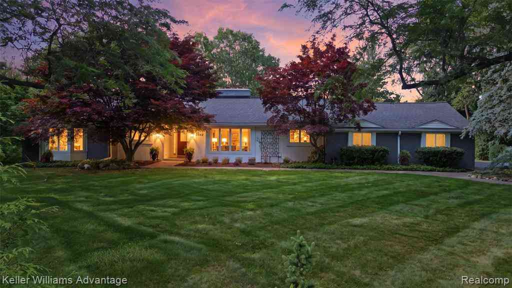 Homes For Sale - 1642 Keller Lane <br/> Bloomfield Hills, MI 48302