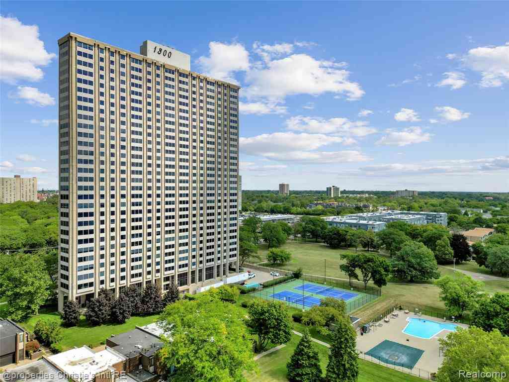 Condo For Sale - 1300 E Lafayette Street  #903<br/> Detroit, MI 48207