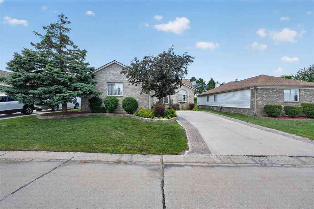 Condo For Sale - 3527 New Boston Drive <br/> Sterling Heights, MI 48314