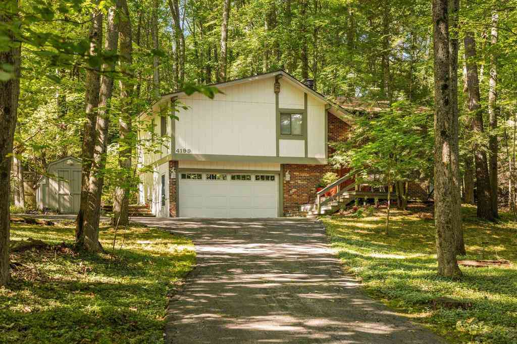 Homes For Sale - 4199 Circle View Drive <br/> Williamsburg, MI 49690