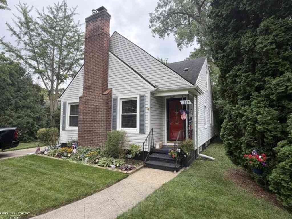 Homes For Sale - 1227 Cloverdale Street <br/> Royal Oak, MI 48067