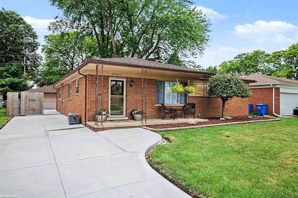 Homes For Sale - 29819 Bonnie Drive <br/> Warren, MI 48093