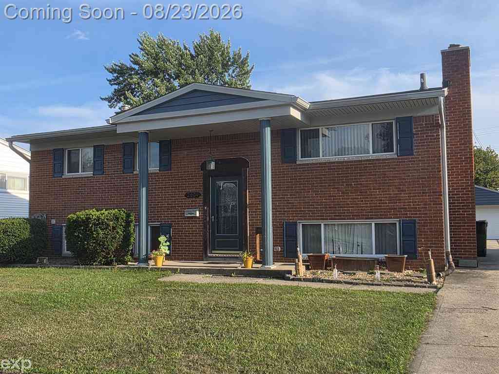 Homes For Sale - 2604 Serra Drive <br/> Sterling Heights, MI 48310