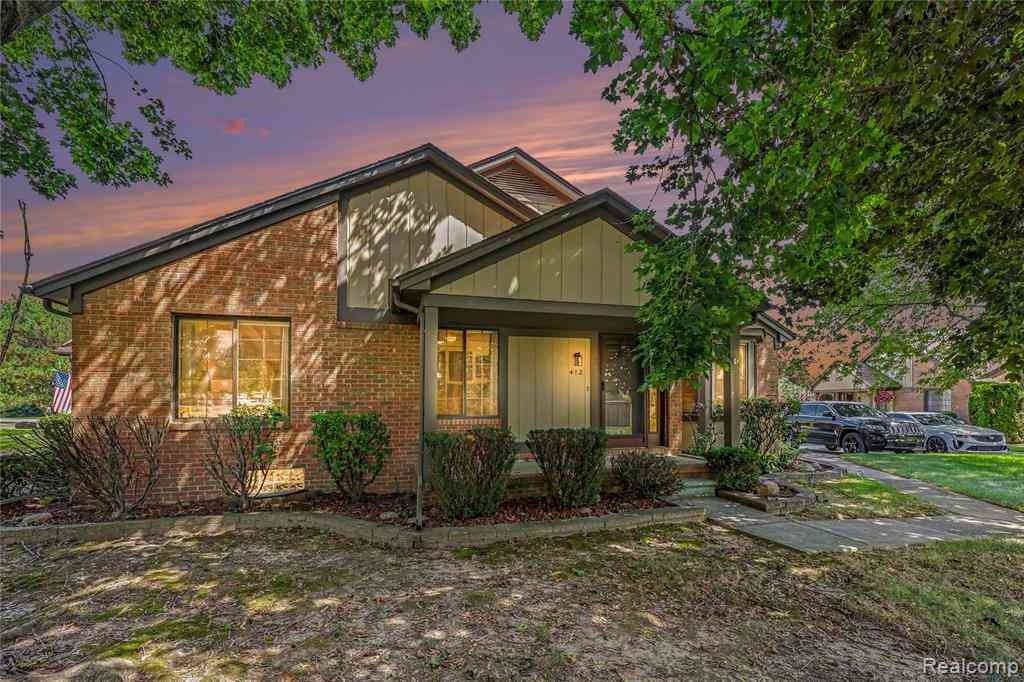 Condo For Sale - 412 Meadow Bridge Drive <br/> Rochester, MI 48307