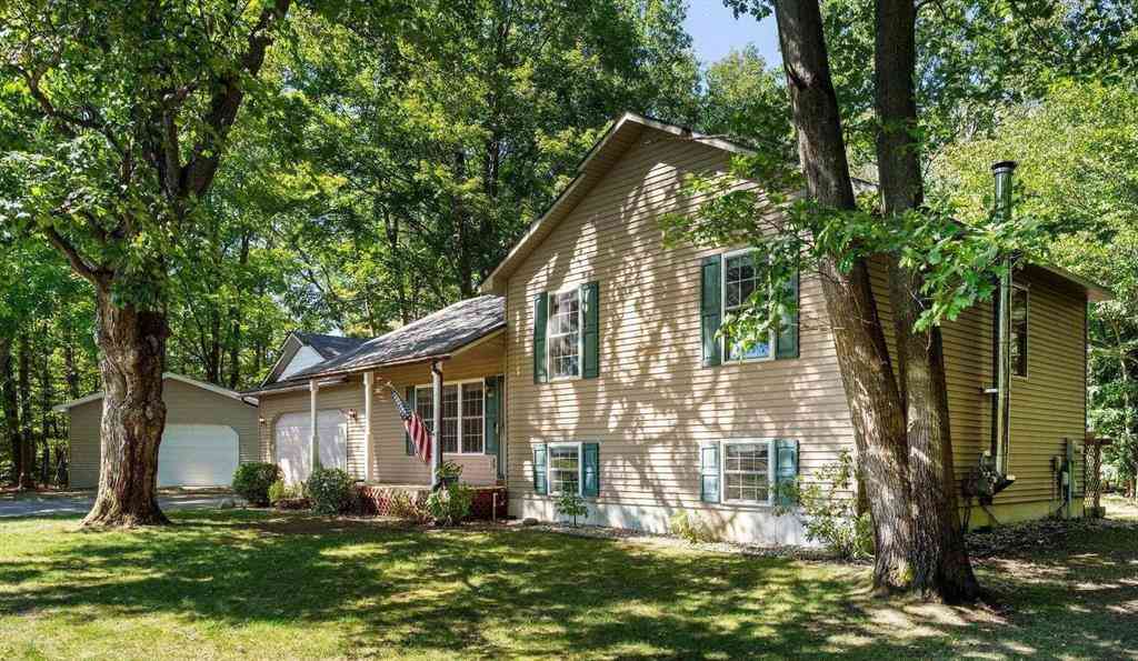 Homes For Sale - 10350 Gray Fox Drive <br/> Interlochen, MI 49643
