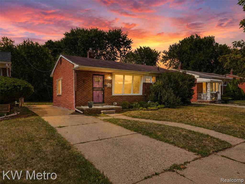 Homes For Sale - 22011 Whitmore Street <br/> Oak Park, MI 48237