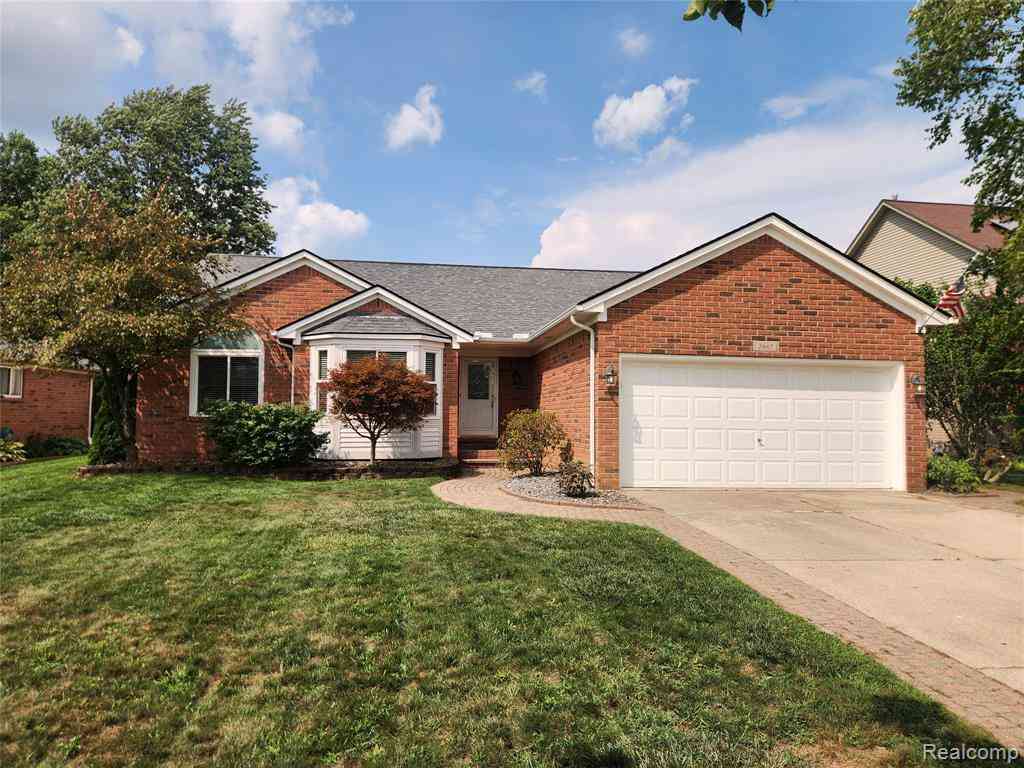 Homes For Sale - 29007 Oakmont Drive <br/> Chesterfield, MI 48051