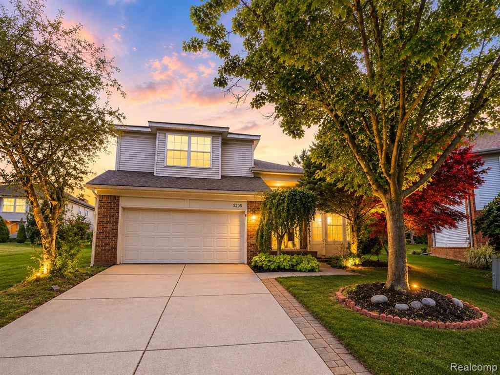 Homes For Rent - 3235 Lynhurst Court <br/> Rochester, MI 48306