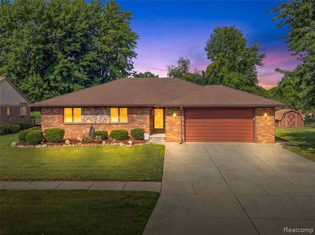 Homes For Sale - 51957 N Adele Circle <br/> Chesterfield, MI 48047