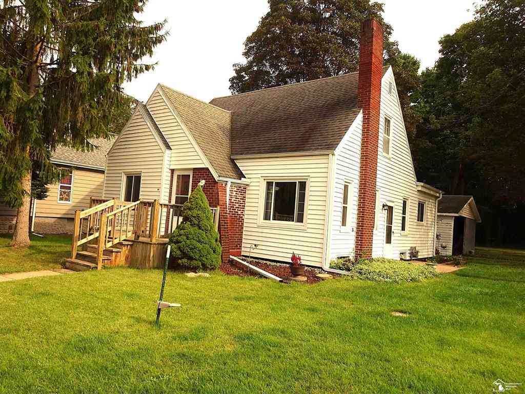 Homes For Sale - 96 Westwood Street <br/> Hillsdale, MI 49242