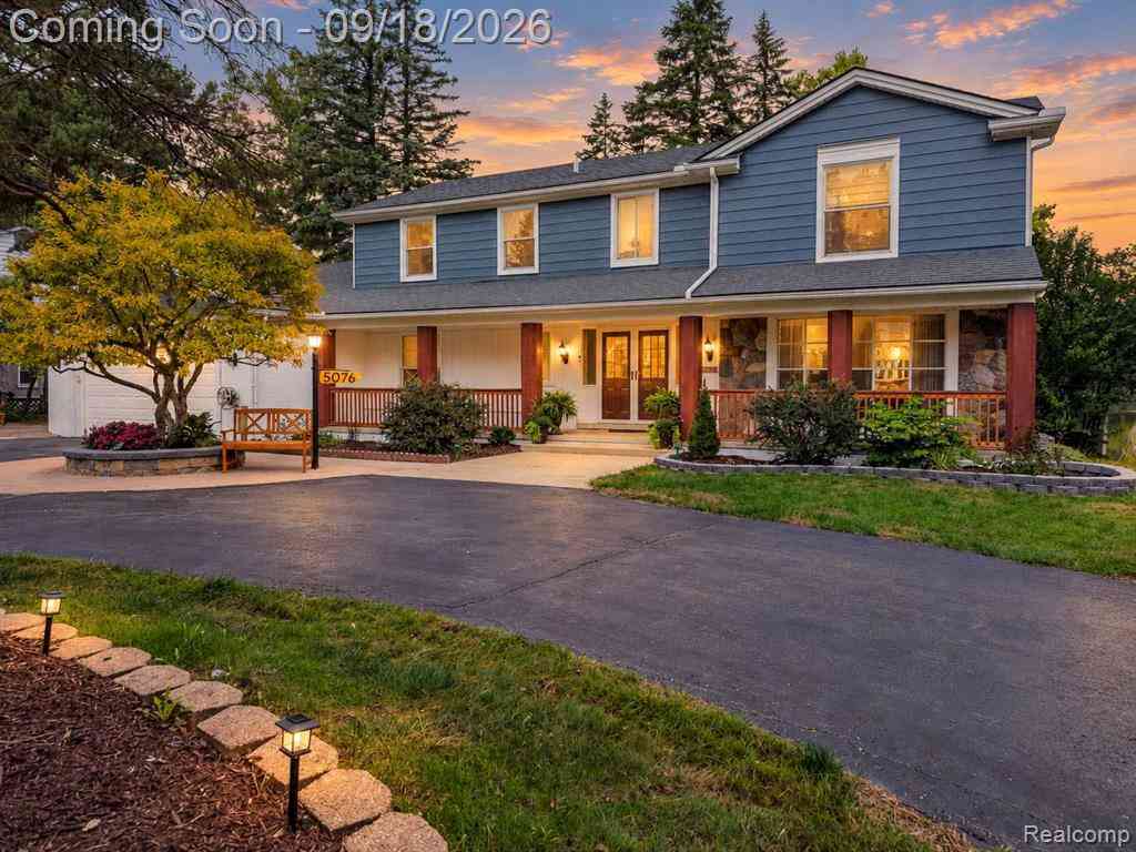 Homes For Sale - 5076 Watergate Road <br/> West Bloomfield, MI 48323