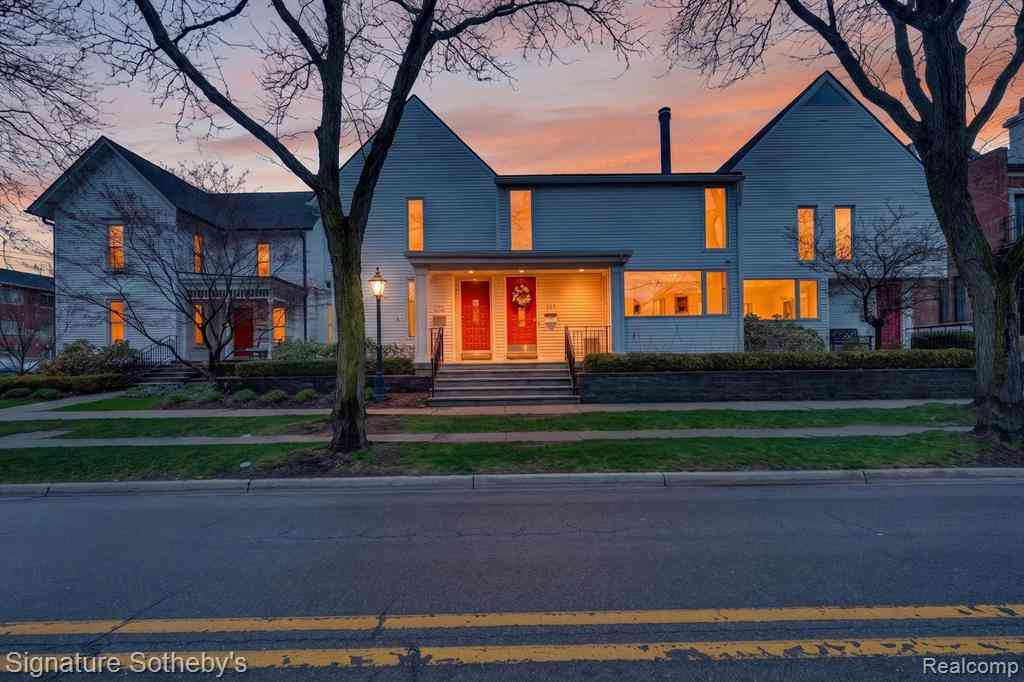 Condo For Sale - 372 W Brown Street <br/> Oakland County, Birmingham, MI 48009
