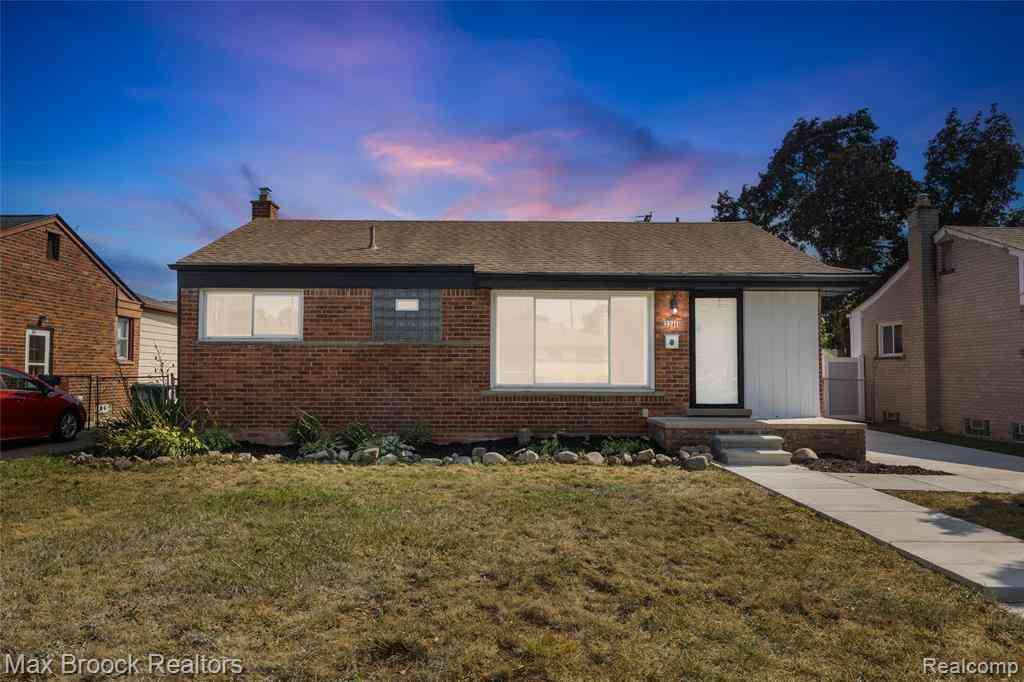 Homes For Sale - 33711 Rosslyn Avenue <br/> Wayne County, Garden City, MI 48135