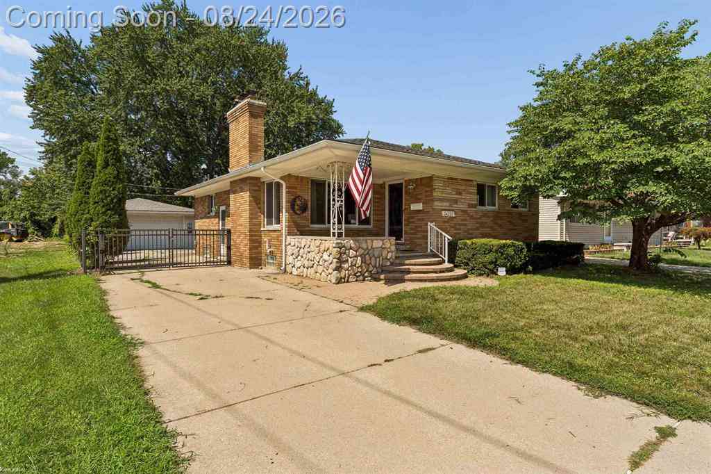 Homes For Sale - 24237 Hayes Road <br/> Macomb County, Eastpointe, MI 48021