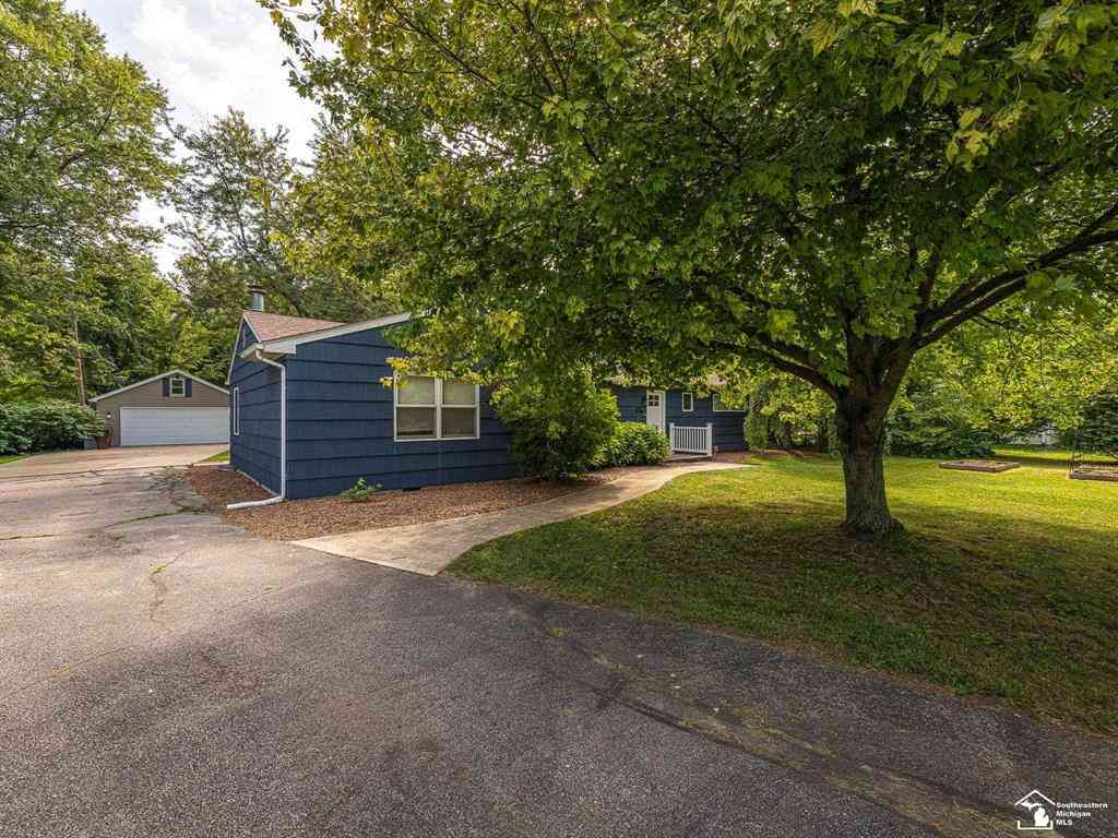 Homes For Sale - 2621 Bluebush Road <br/> Monroe County, Monroe, MI 48162