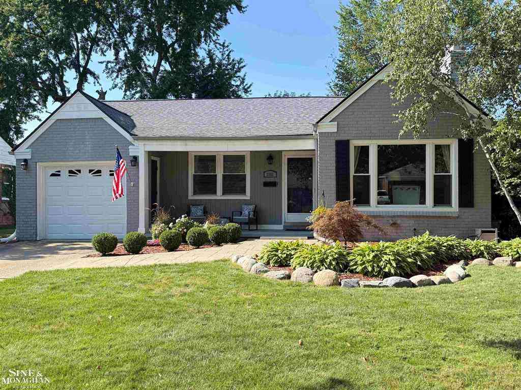 Homes For Sale - 21152 Lancaster Road <br/> Harper Woods, MI 48225