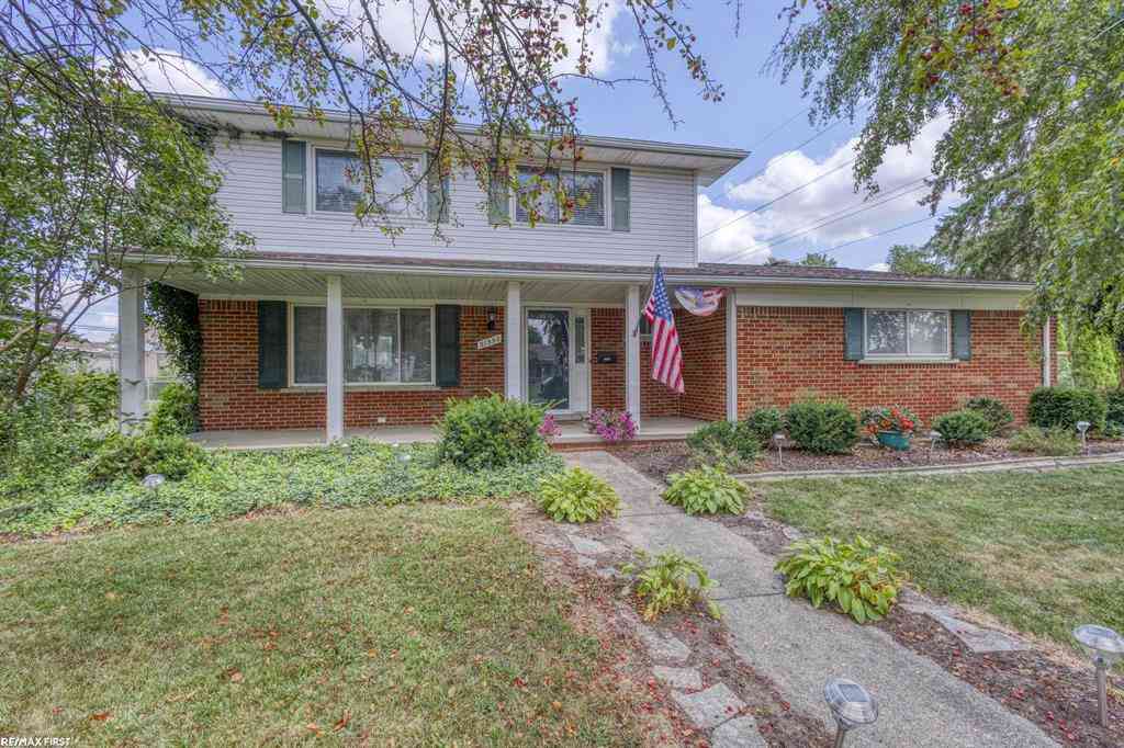 Homes For Sale - 31352 Carmody Drive <br/> Warren, MI 48092
