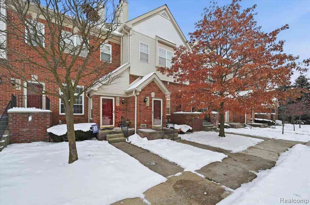 Condo For Sale - 1665 Campau Farms Circle <br/> Detroit, MI 48207