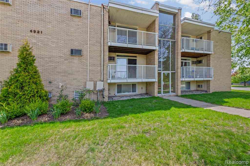 Condo For Sale - 4921 Crooks Road  #N10<br/> Royal Oak, MI 48073