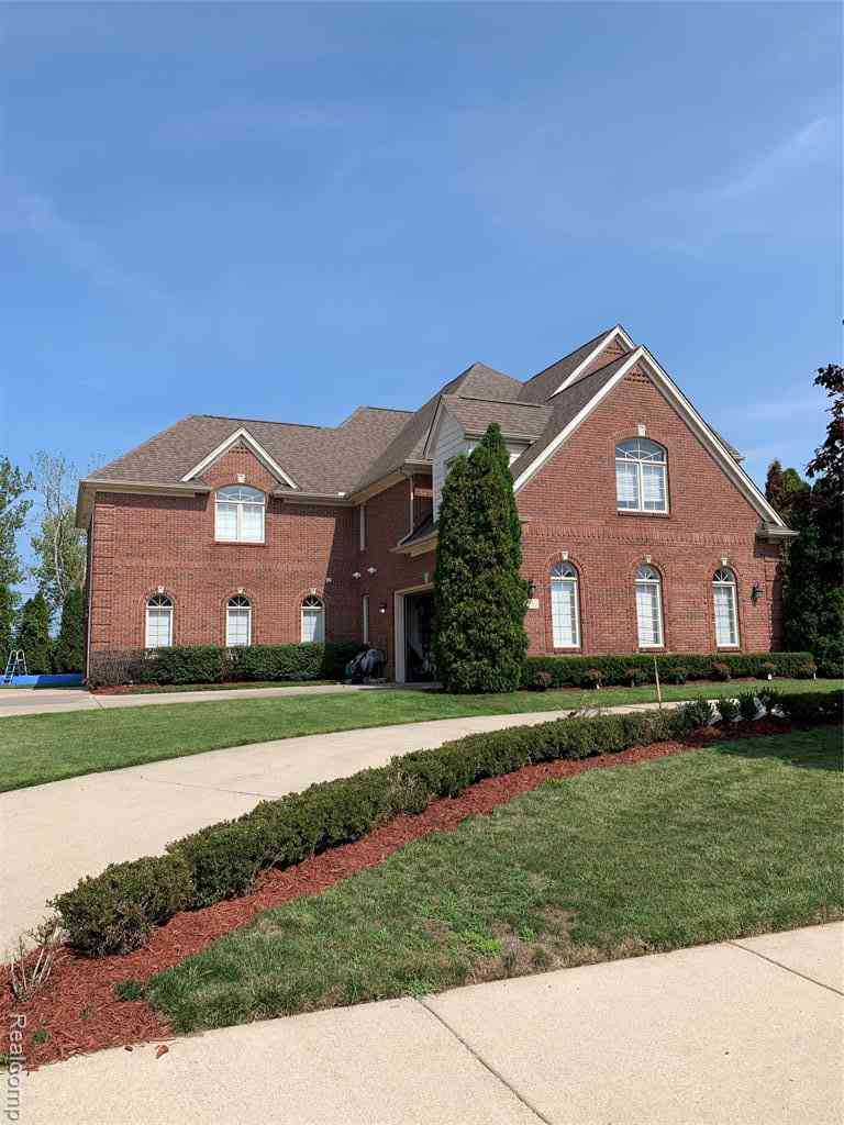 Homes For Sale - 35 Sand Bar Lane <br/> Detroit, MI 48214