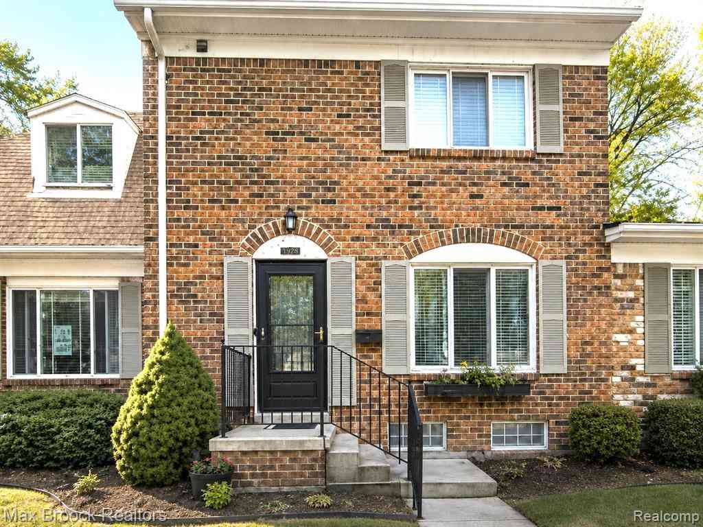 Condo For Sale - 1928 S Wickham  W W<br/> Royal Oak, MI 48073