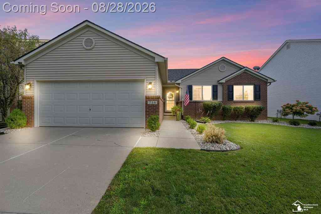 Homes For Sale - 716 Falcon Drive <br/> Monroe County, Dundee, MI 48131