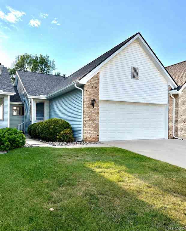 Condo For Sale - 1074 Julie Drive <br/> Davison, MI 48423
