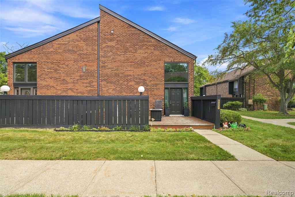 Condo For Sale - 14138 Ziegler Street <br/> Wayne County, Taylor, MI 48180
