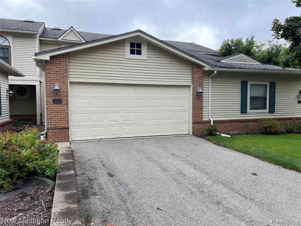 Condo For Rent - 5658 Drake Hollow Drive E E<br/> West Bloomfield, MI 48322