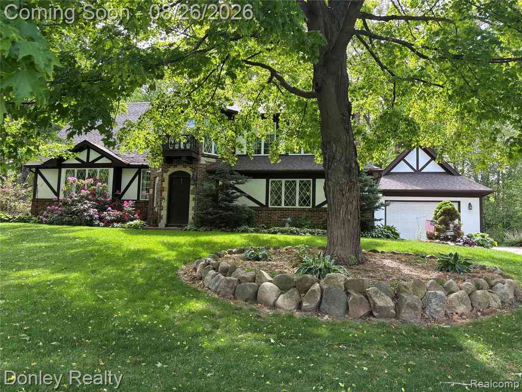 Homes For Sale - 5163 Burning Tree Road <br/> Kalamazoo, MI 49009