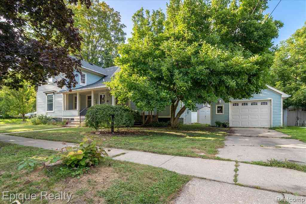Homes For Sale - 402 N Hickory Street <br/> Shiawassee County, Owosso, MI 48867