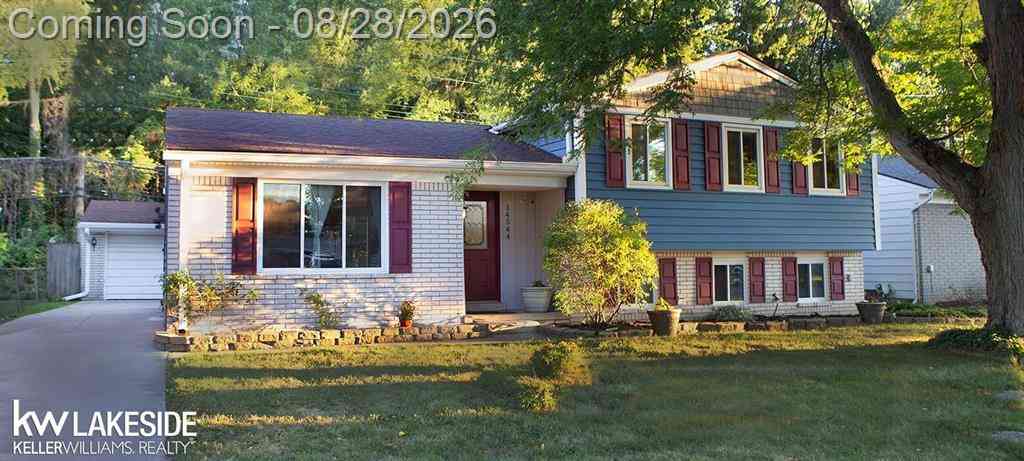 Homes For Sale - 14544 Debbie Drive <br/> Macomb County, Sterling Heights, MI 48313