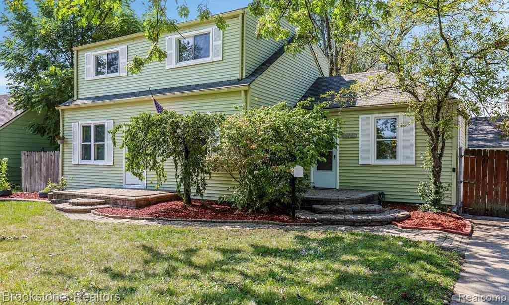 Homes For Sale - 23151 Lawson Avenue <br/> Macomb County, Warren, MI 48089