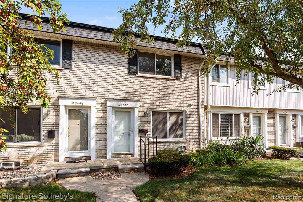 Condo For Sale - 28448 Universal  <br/> Macomb County, Warren, MI 48092