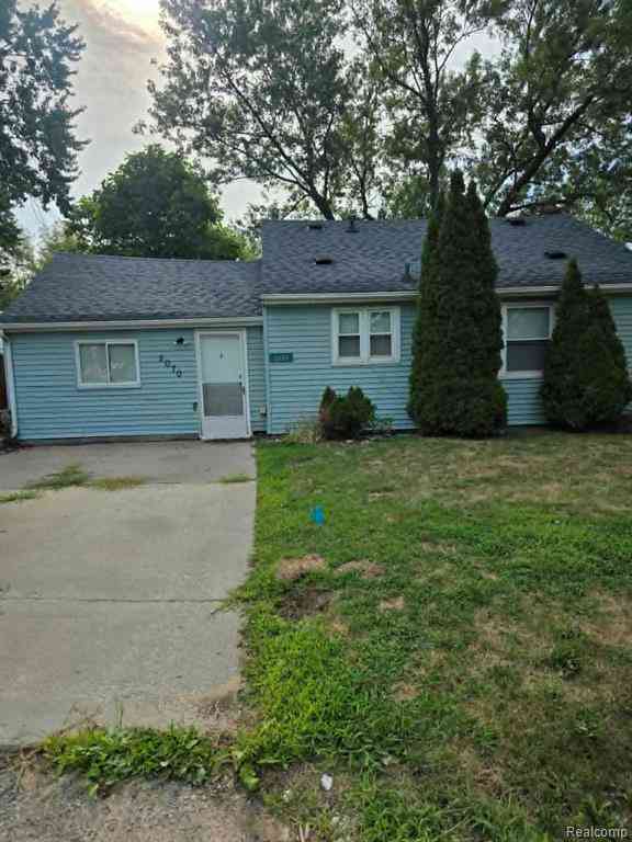 Homes For Sale - 2070 Harwine Street <br/> Genesee County, Flint, MI 48532