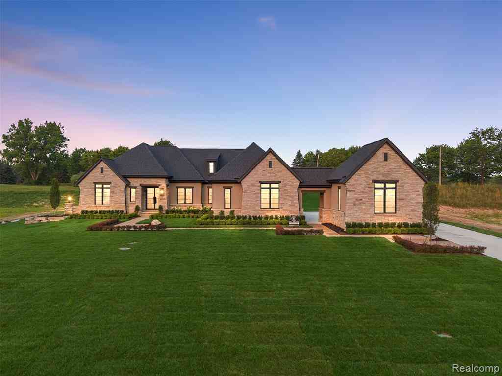 Homes For Sale - 67736 Overlook Trail <br/> Macomb County, Washington, MI 48095