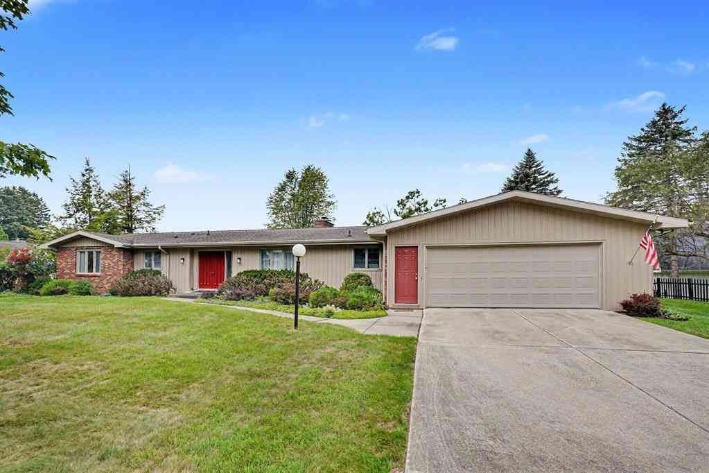 Homes For Sale - 4216 Lake Forest  <br/> Kalamazoo, MI 49008