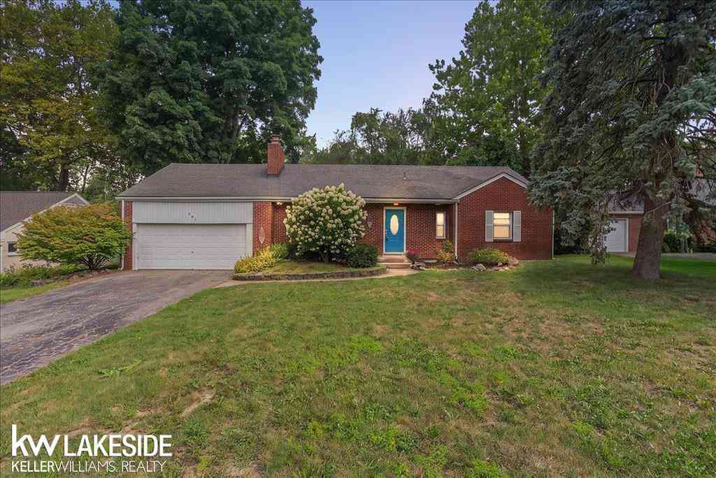 Homes For Sale - 201 Barrington Road <br/> Bloomfield Hills, MI 48302