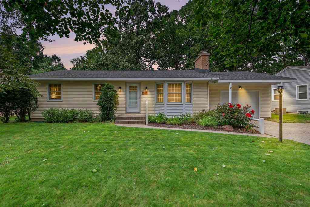 Homes For Sale - 1297 Katrina Drive Se SE<br/> Kent County, Kentwood, MI 49508