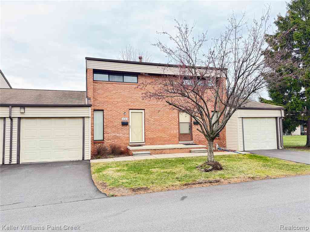 Condo For Sale - 2038 Roman Court <br/> Macomb County, Warren, MI 48092