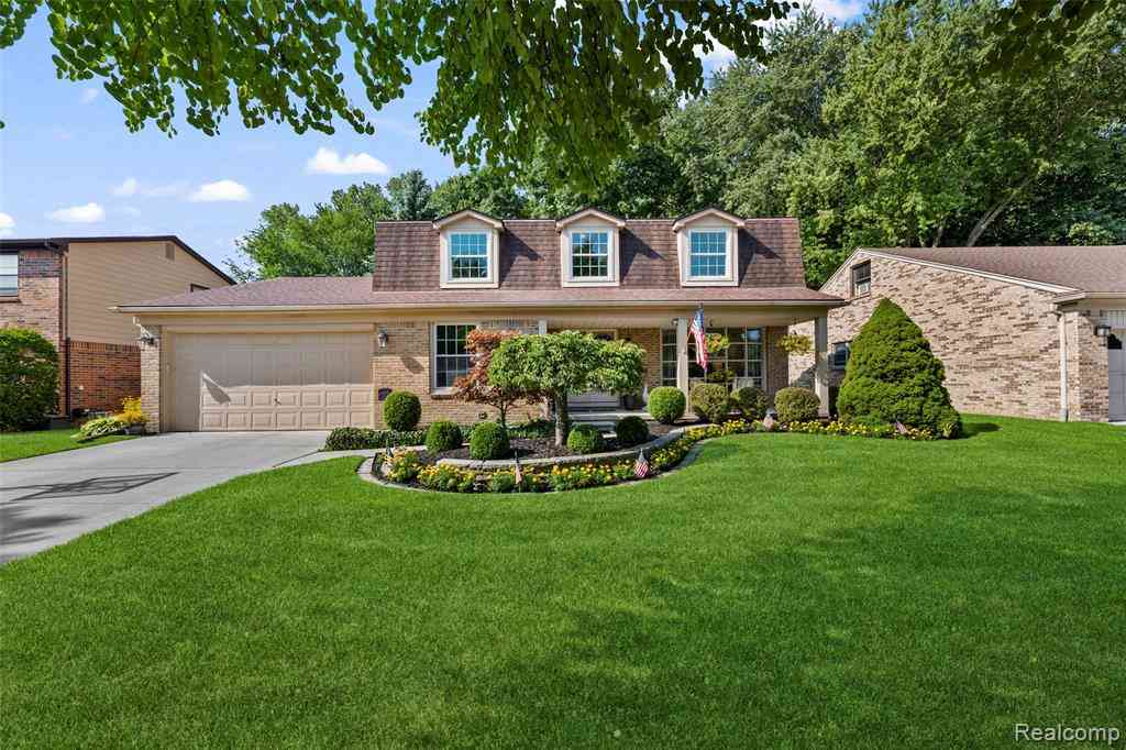 Homes For Sale - 5689 Bingham Drive <br/> Troy, MI 48085