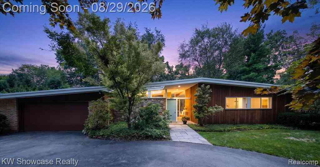 Homes For Sale - 4123 Meadow Way <br/> Bloomfield Hills, MI 48301