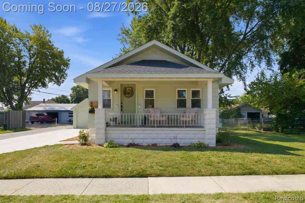 Homes For Sale - 33 W Wabash Avenue <br/> Wayne County, Belleville, MI 48111