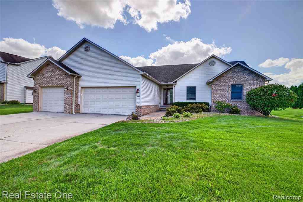 Homes For Sale - 8150 Boulder Drive <br/> Genesee County, Davison, MI 48423
