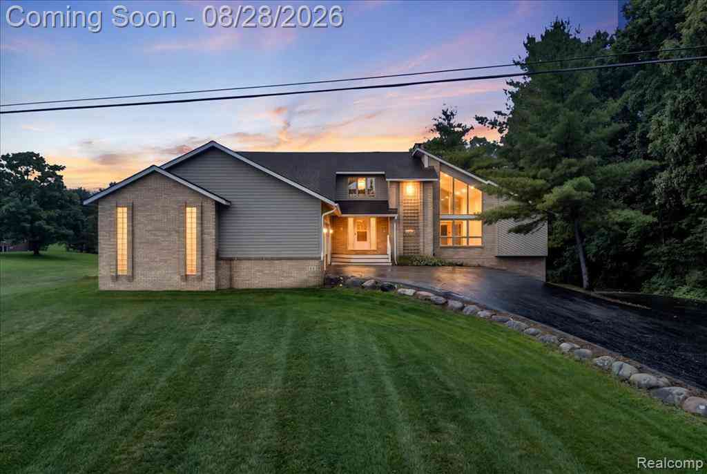 Homes For Sale - 3080 Davisburg Road <br/> Davisburg, MI 48350