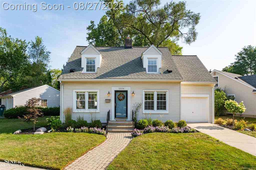 Homes For Sale - 1224 Mayfield Drive <br/> Royal Oak, MI 48067