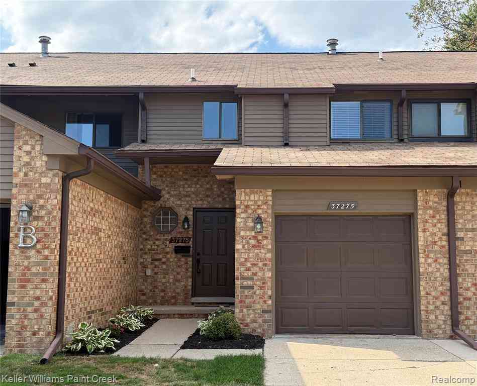 Condo For Sale - 37275 Glenbrook Drive  #4<br/> Macomb County, Clinton Twp, MI 48036