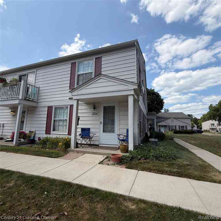 Condo For Sale - 2926 Meadowbrook Court  #C<br/> Oakland County, Lake Orion, MI 48360