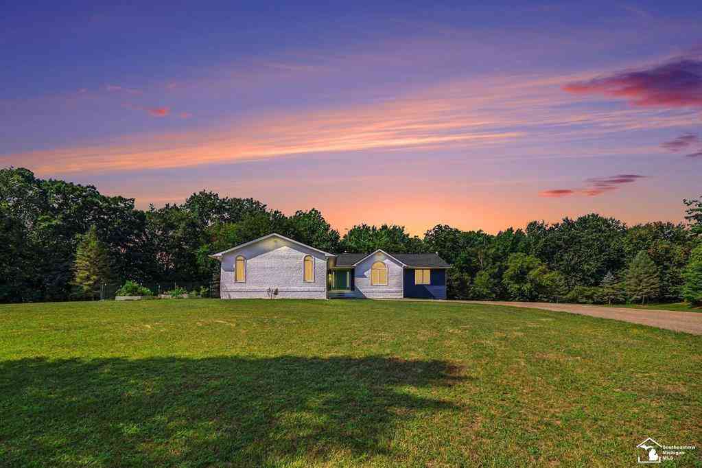 Homes For Sale - 11458 Heidi Jane Lane <br/> Fowlerville, MI 48836