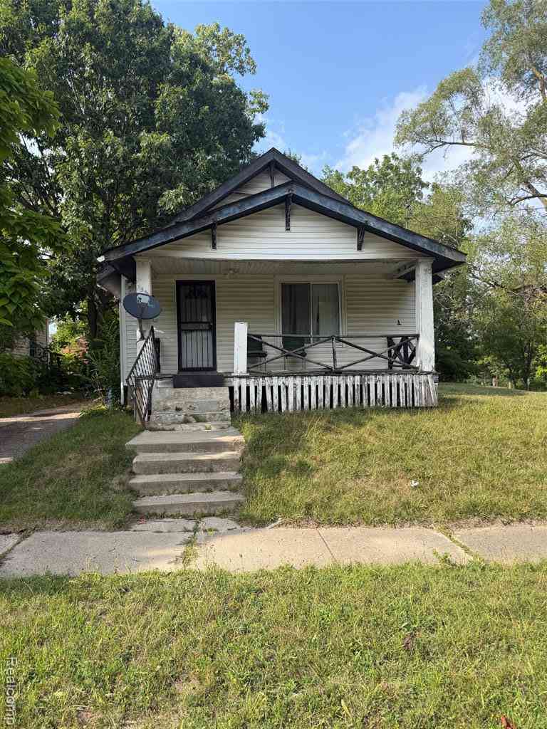 Homes For Sale - 353 E Van Wagoner Avenue <br/> Genesee County, Flint, MI 48505